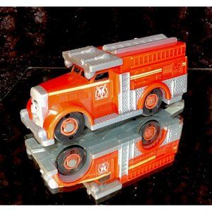 Thomas & Friends-Trackmaster Fiery Flynn Motorized Train Fire Engine 2010